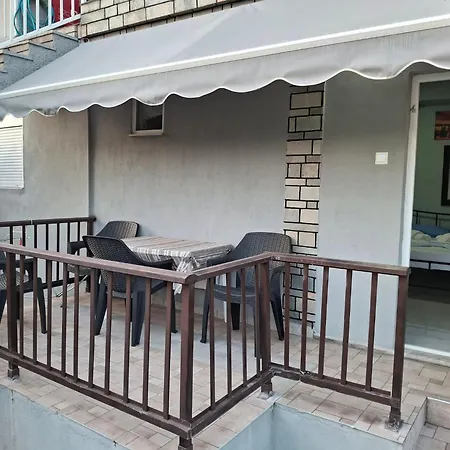 Grigoris House 아파트 Vrasná