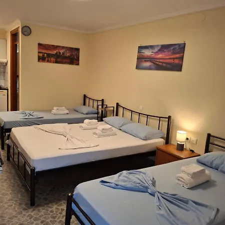 Grigoris House Lägenhet Vrasná